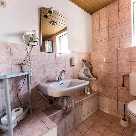Apartman Kod Ede