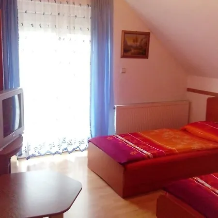 Apartman Kod Ede